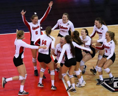 Nebraska players including Kadie Rolfzen, celebrate