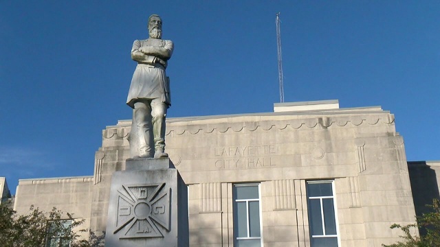 New Orleans City Council votes to remove four prominent Confederate monuments