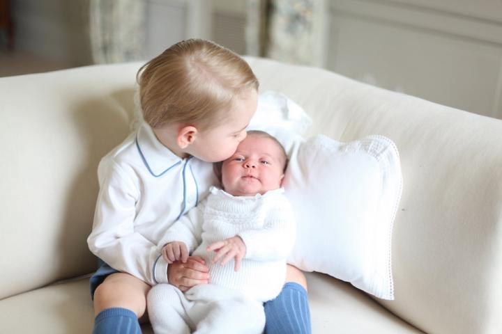 New Photo of Princess Charlotte breaks internet