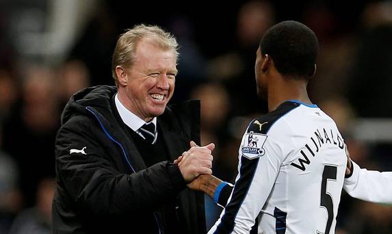 Newcastle United manager Steve Mc Claren celebrates with Georginio Wijnaldum after the game