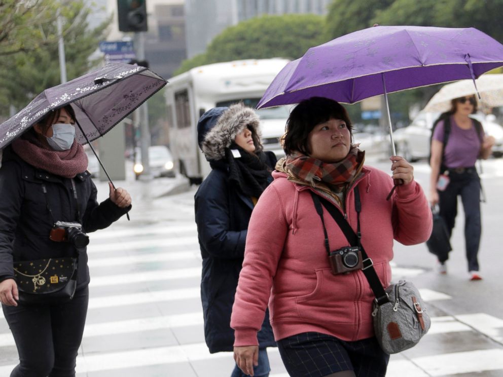 9 pm update: Fog, then wind and snow for Christmas