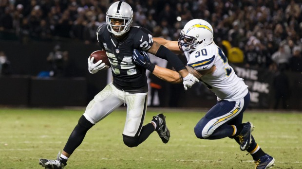 Raiders Defeat Chargers 23-20 in Christmas Eve Matchup