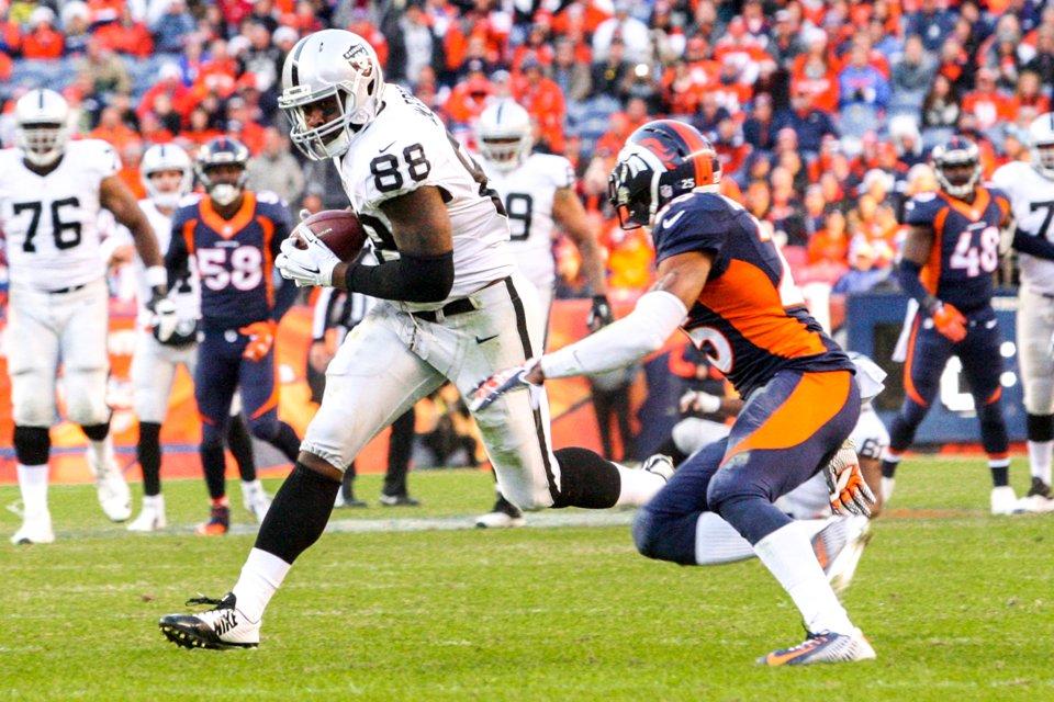 Oakland rookie TE Clive Walford had a breakout game for the Silver & Black with 3 catches for 47 yards