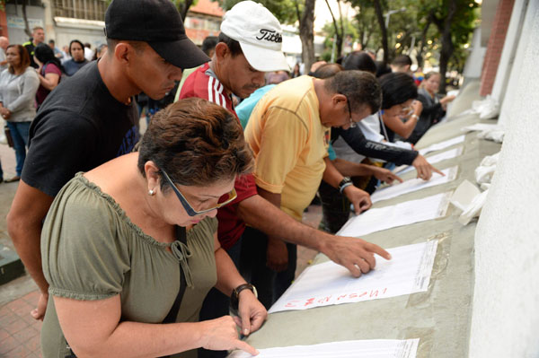 Venezuela prepares for tense congressional elections