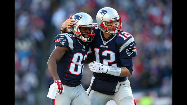 Patriots improve to 12-2 with easy win over Titans