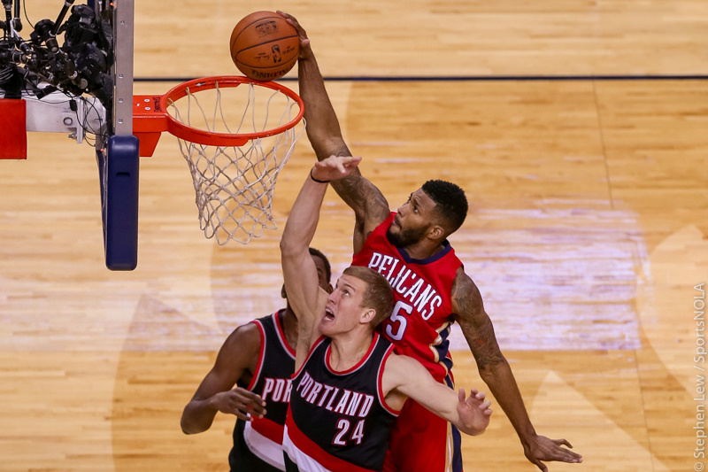 Pelicans forward Alonzo Gee dunks over Trail Blazers center Mason Plumlee at Smoothie King Center on Wednesday night