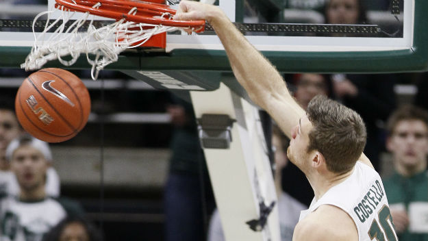 Spartans' Valentine has 32, 7 3s in win