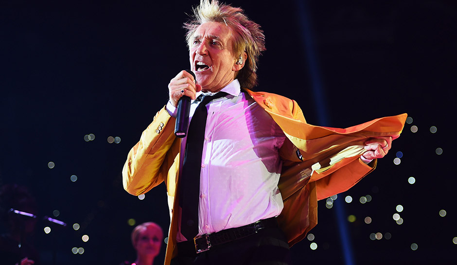 Rod Stewart will duet with X Factor finalist Che Chesterman