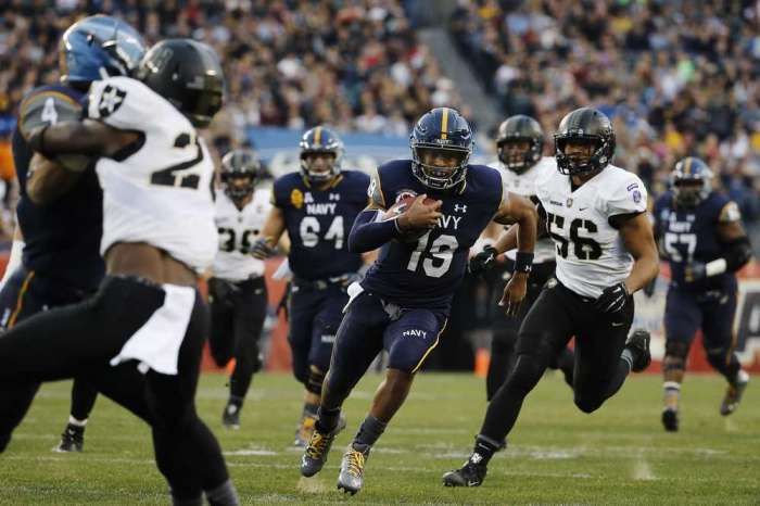 Matt Slocum Associated Press Navy quarterback Keenan Reynolds rushes against Army during Saturday's game in Philadelphia. AP