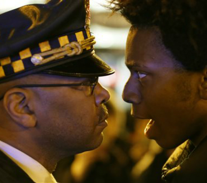 Protesters Shut Down Michigan Avenue on Christmas Eve Day to 'Shop for a New Mayor'