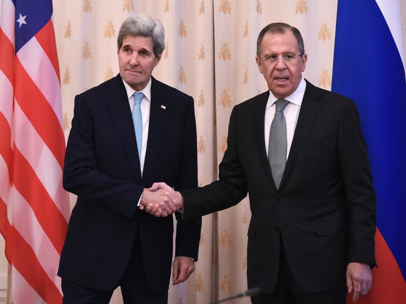 Kerry Lavrov begin Syria talks in Moscow