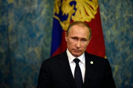 Putin makes surprise visit to Crimea after power shortages