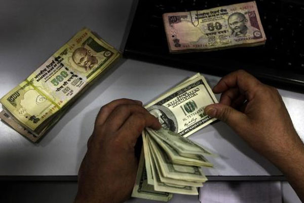 India eyes steady steps not'big bang, towards freer rupee