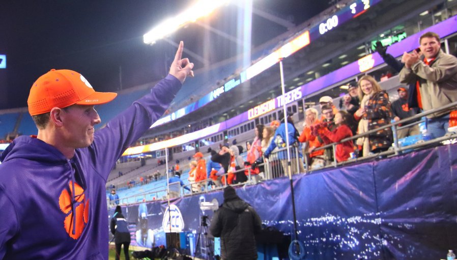 What TV channel, time is 2015 ACC football championship? Clemson Tigers vs