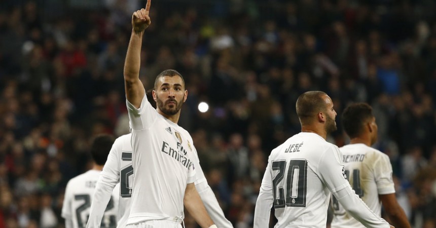 Ronaldo nets 4 goals to break Champions League group stage record