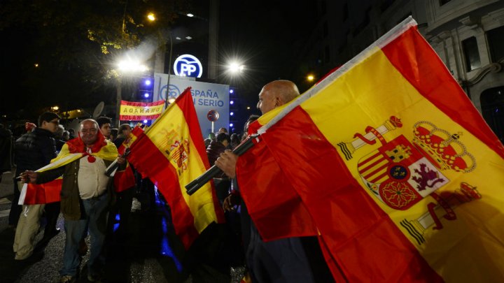 Ruling conservatives lead Spanish elections but fall short of majority                         Read more