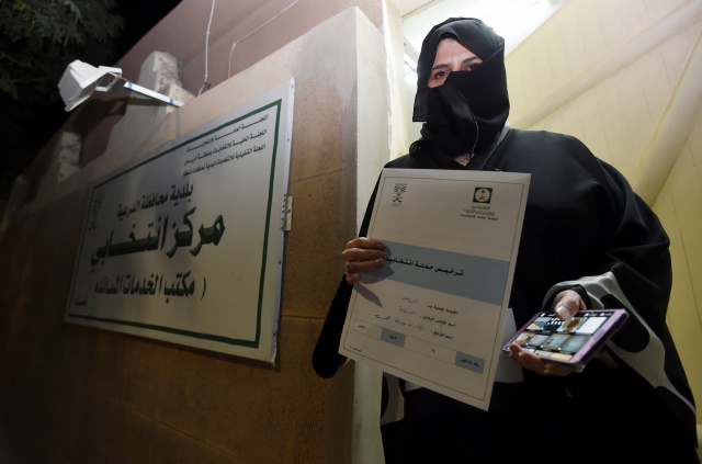 Saudi holds first ever election open to women