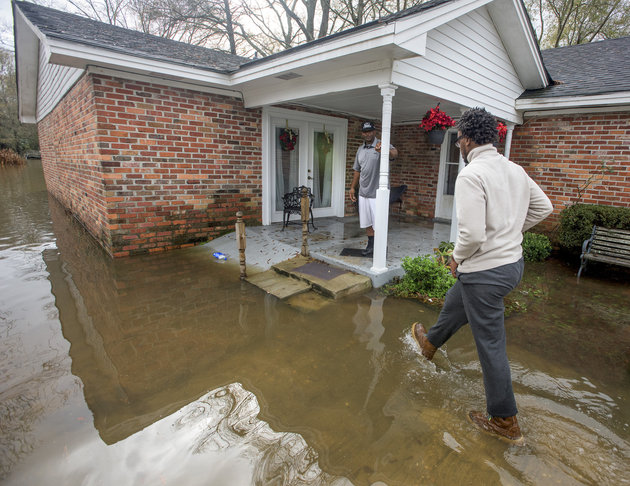 Survivors of Southern storms thankful to see Christmas