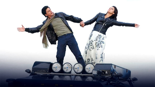 Shah Rukh Khan Kajol starrer Dilwale craze grips Hyderabad – watch video