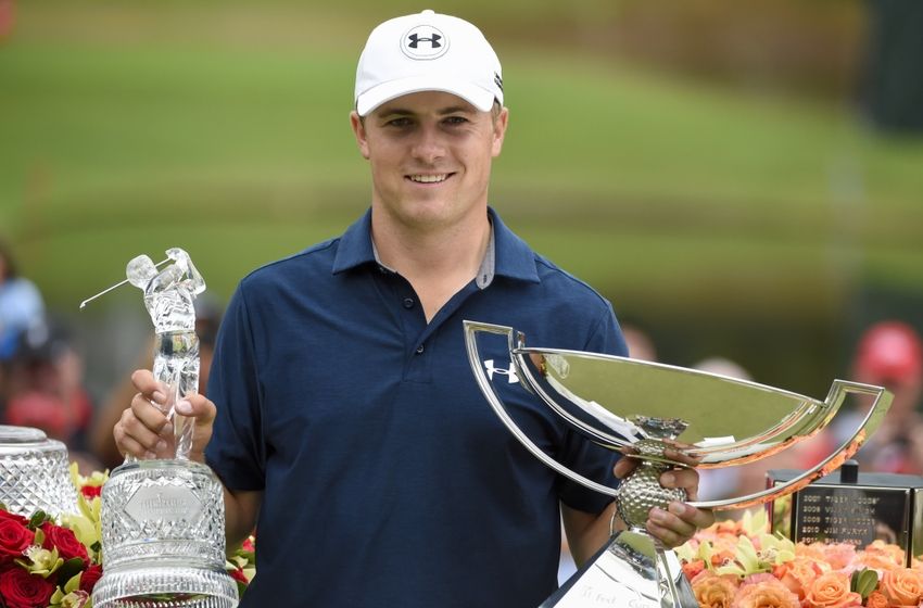 Jordan Spieth holes out at the Hero World Challenge