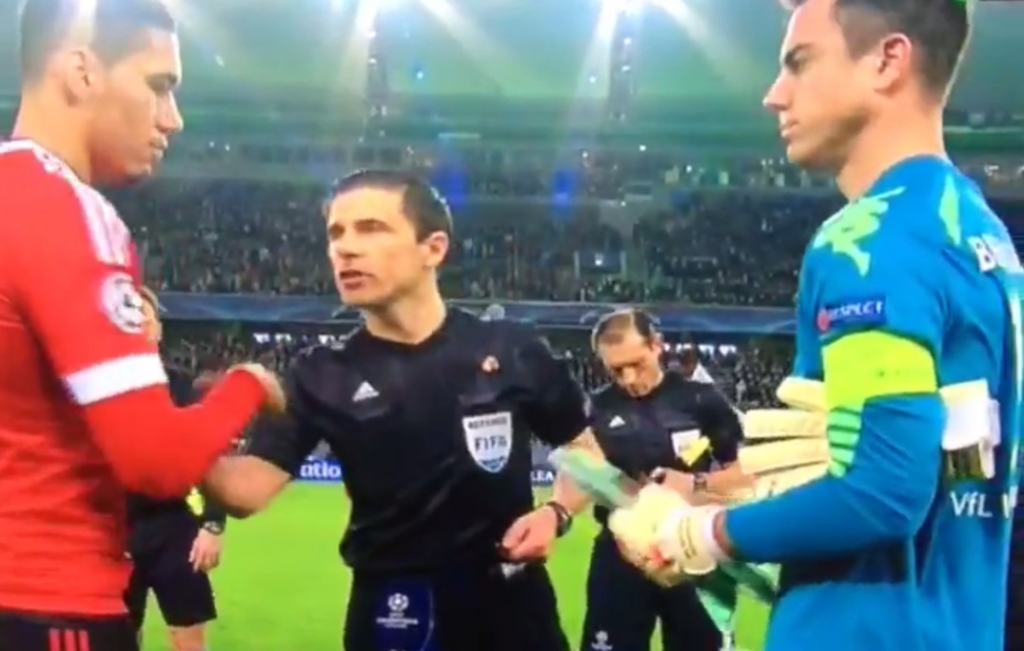 Watch Man United's Smalling gets completely blanked in pre-match handshake