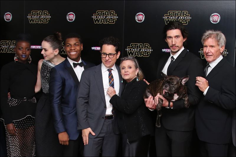 Jurassic World Gets Classy -- With Dinosaurs -- Congratulating Star Wars: The