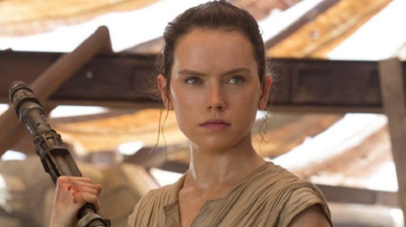 Finally Women Do More Than Give Birth & Die in Star Wars The Force Awakens