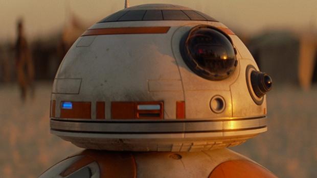 Star Wars smashes records with $517m opening weekend