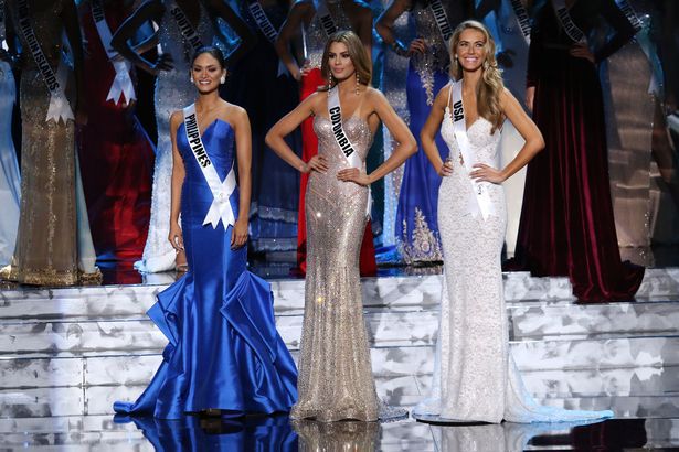 Steve Harvey mistakenly crowns the wrong Miss Universe