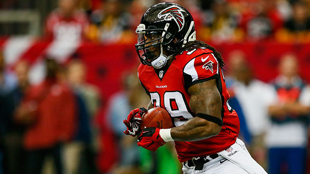 Steven Jackson of the Atlanta Falcons runs the ball