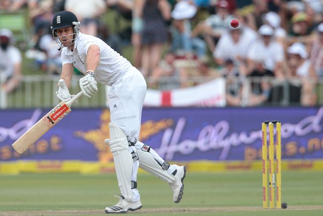 England lose toss and are asked to bat in Durban