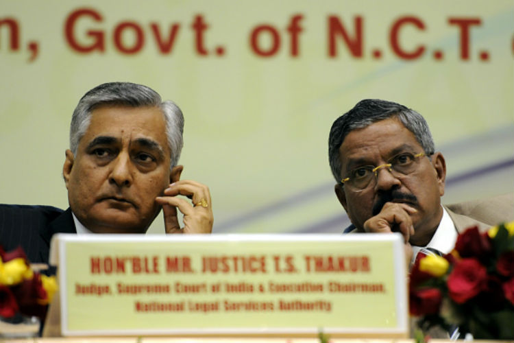 There is no problem in supporting Delhi government's odd-even car number plates solution to Delhi's pollution CJI TS Thakur