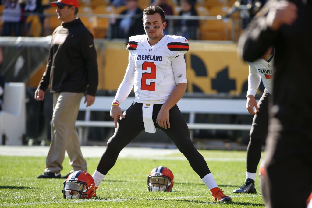 Cleveland Browns quarterback Johnny Manziel warms up before an NFL football game against the Pittsburgh Steelers Sunday Nov. 15 2015 in Pittsburgh. ORG XMIT PAKS