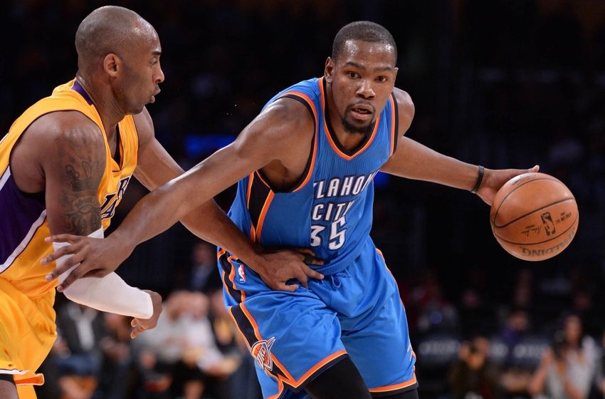 Kobe Bryant and Kevin Durant exchange shoes after game