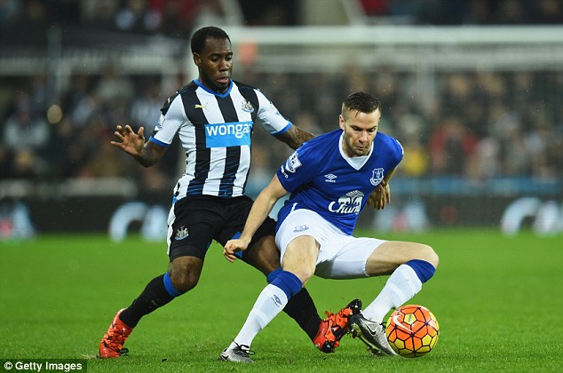 Tom Cleverley believes Everton must combine pretty and gritty if they are to make the top four