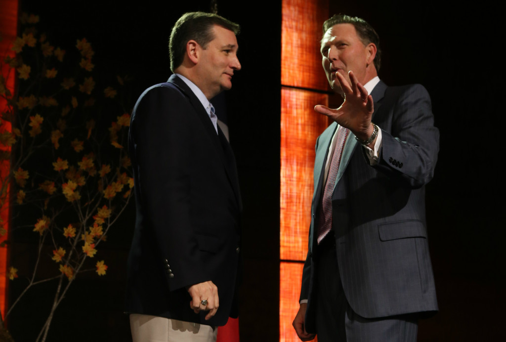 U.S. Senator Ted Cruz speaks with Bob Vander Plaats at the Presidential Family Forum