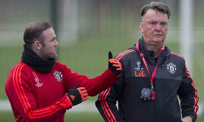 Rooney Says Man Utd Players Back Van Gaal