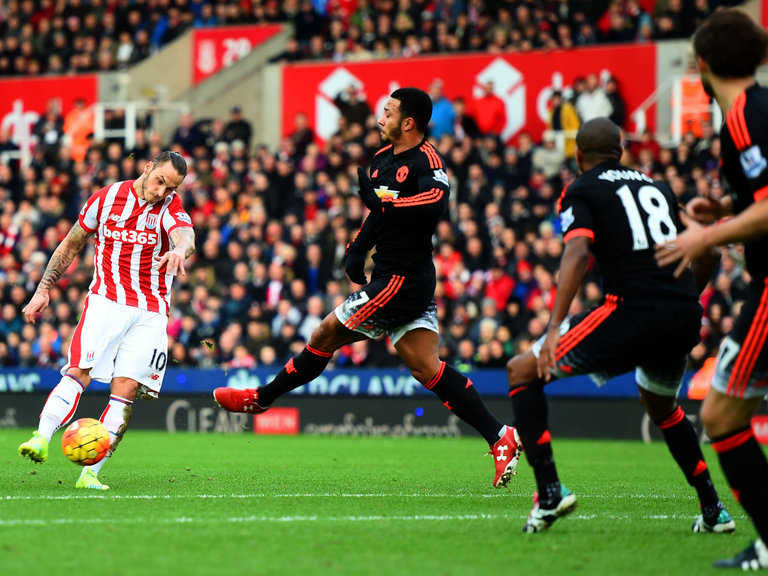 Marko Arnautovic smashes Stoke 2-0 up against Manchester United