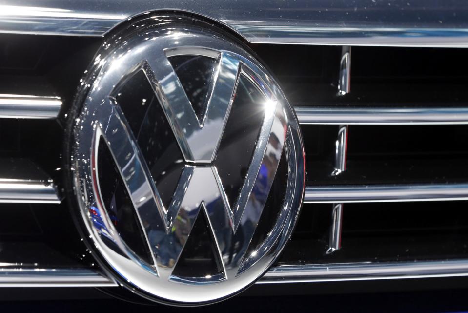 VW Has Only a Few Costly Options to Fix Polluting Diesels