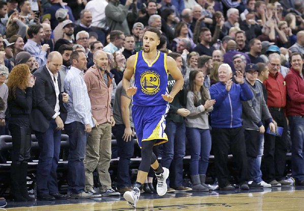 Curry scores 41 points, Warriors pour in 3s to go 17-0