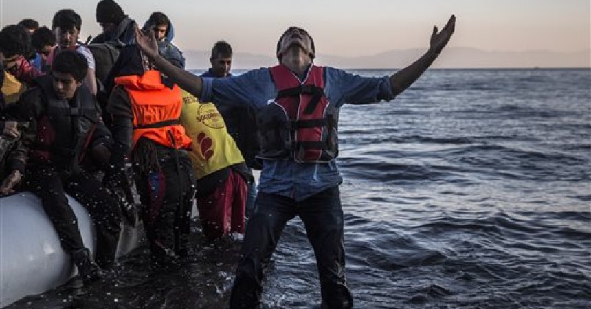 After Paris attacks, US Republicans defy Obama on Syrian refugees