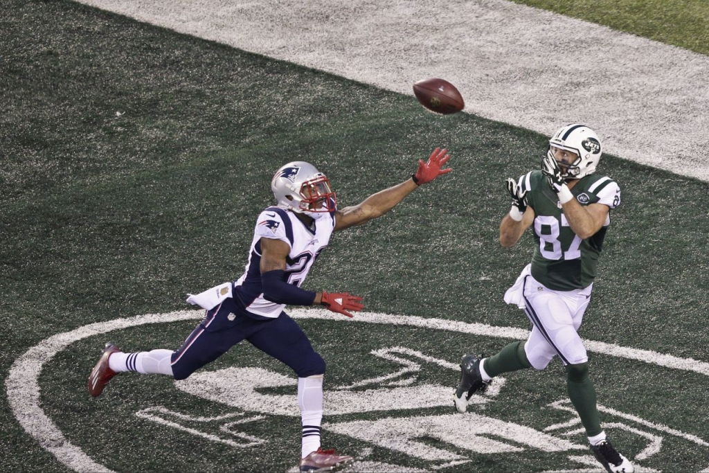 Wide receiver Eric Decker caught a touchdown pass to put the New York Jets ahead 26-20 over the New England Patriots in overtime