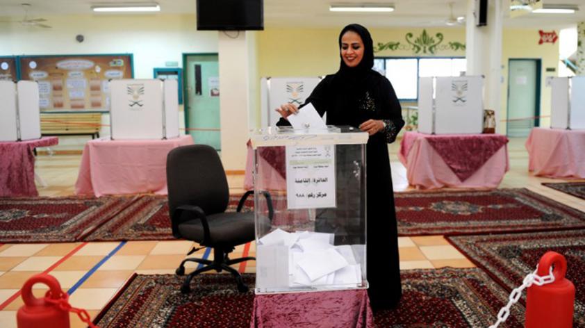 Saudi women vote for the first time in landmark election