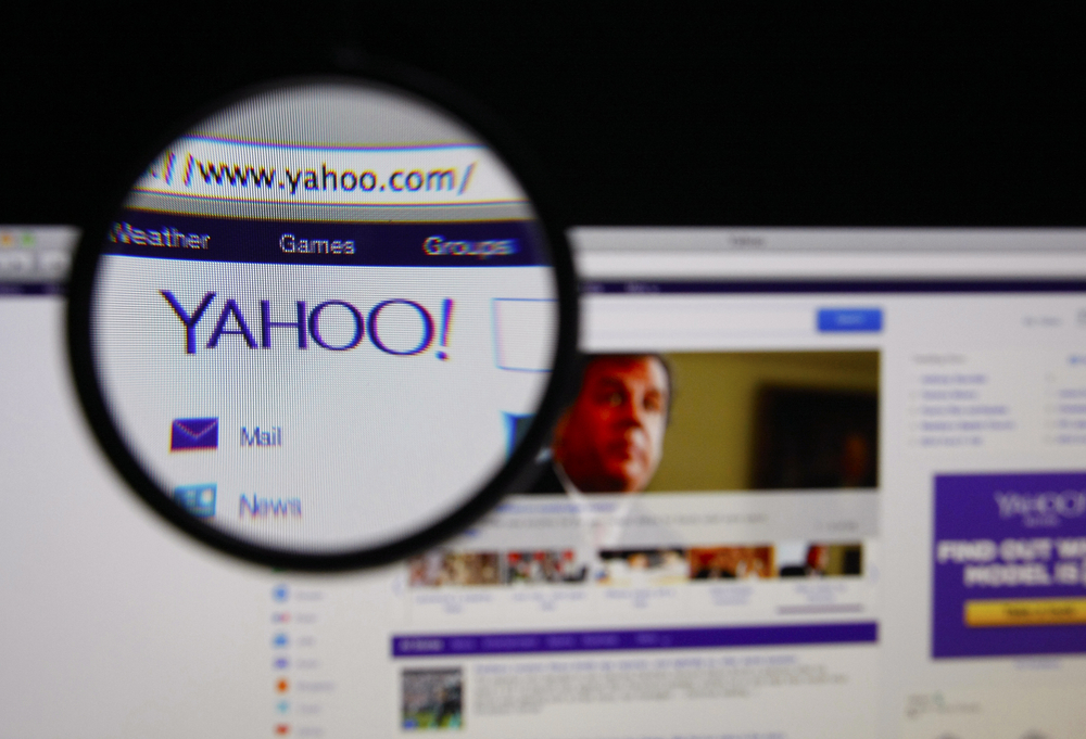 Yahoo mulls sale of core Internet business