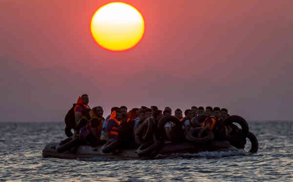 A boat carrying refugees has sunk off the southern Turkish coast killing 18 people