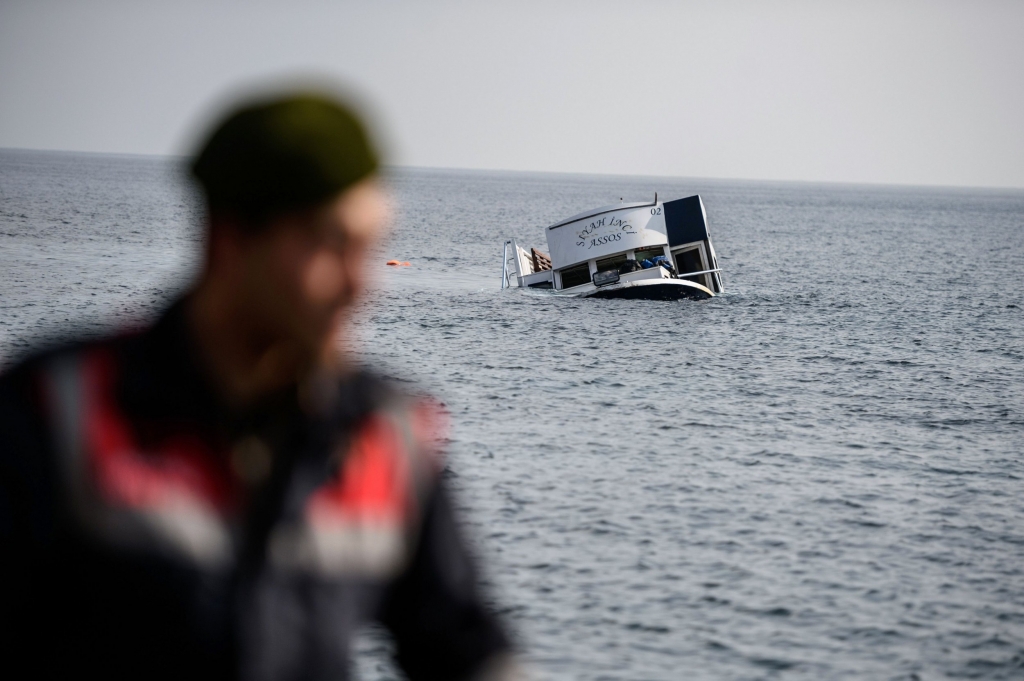 33 killed as migrant boat capsizes on way to Greece