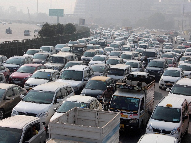 A view of traffic jam at expressway at Gurgaon Delhi border