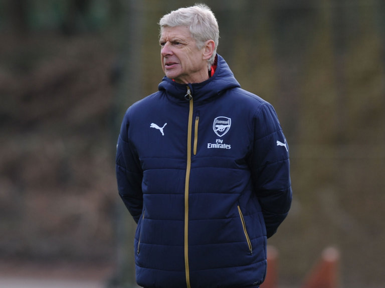 Arsenal manager Arsene Wenger during a training session