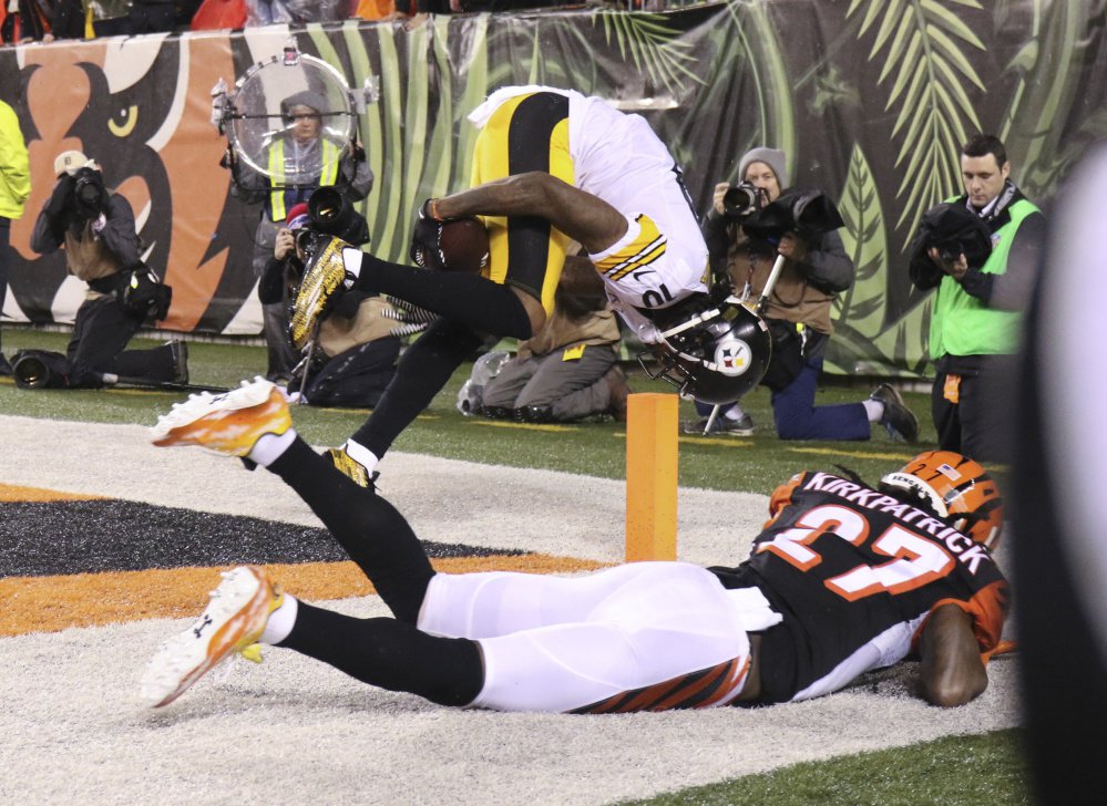 Pittsburgh’s Martavis Bryant makes a 10-yard touchdown reception against Cincinnati’s Dre Kirkpatrick during the Steelers’ 18-16 win Saturday in Cincinnati