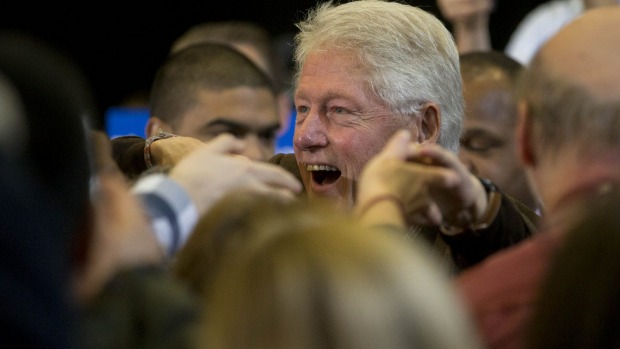 Bill Clinton pressing the flesh in New Hampshire